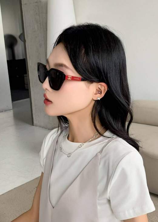 Picture of Chanel Sunglasses _SKUfw79398780fw